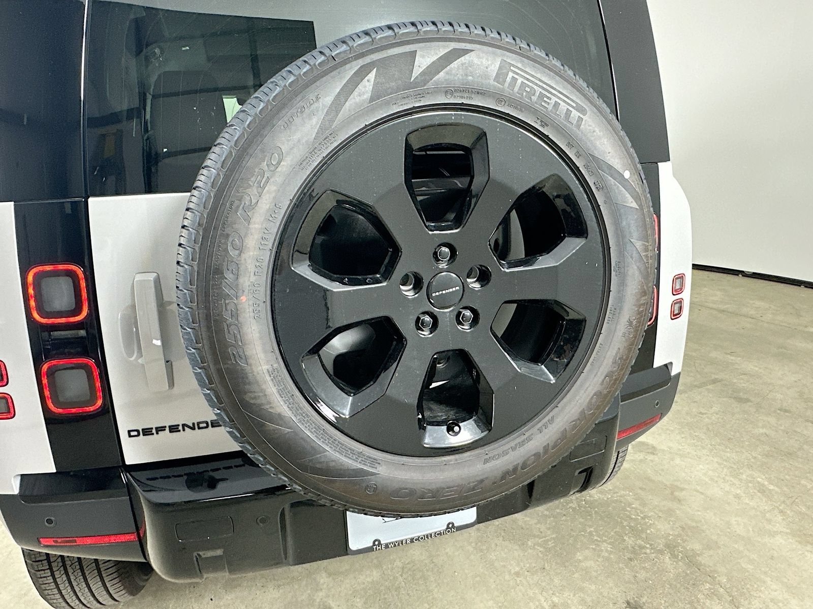 New 2026 Land Rover Defender 110 S AWD/4WD image 39