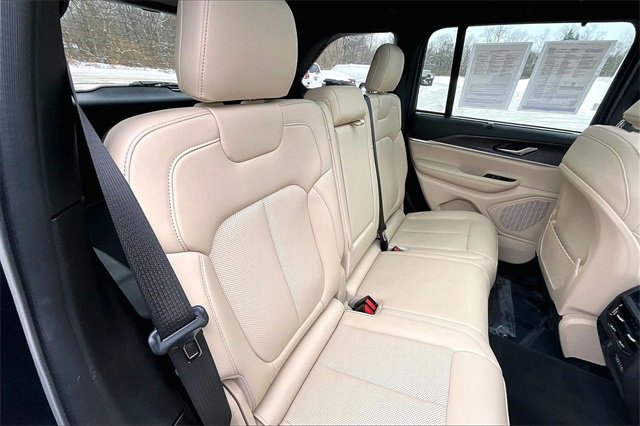 Certified 2024 Jeep Grand Cherokee Limited w/ Luxury Tech Group II image 27