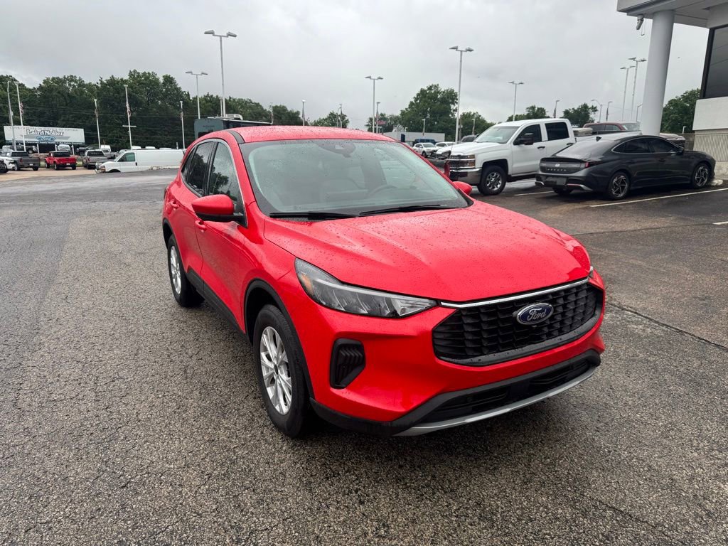 Used 2024 Ford Escape Active w/ Tech Pack #2 AWD/4WD image 1