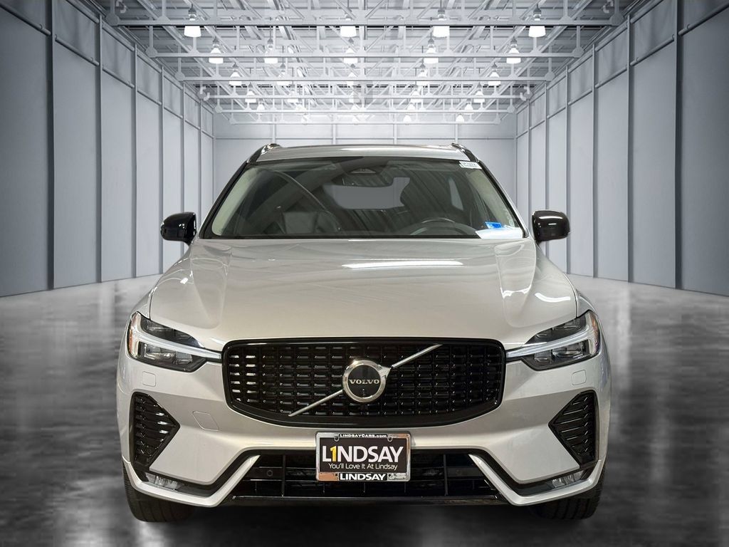 Used 2023 Volvo XC60 B5 Plus w/ Climate Package AWD/4WD image 8