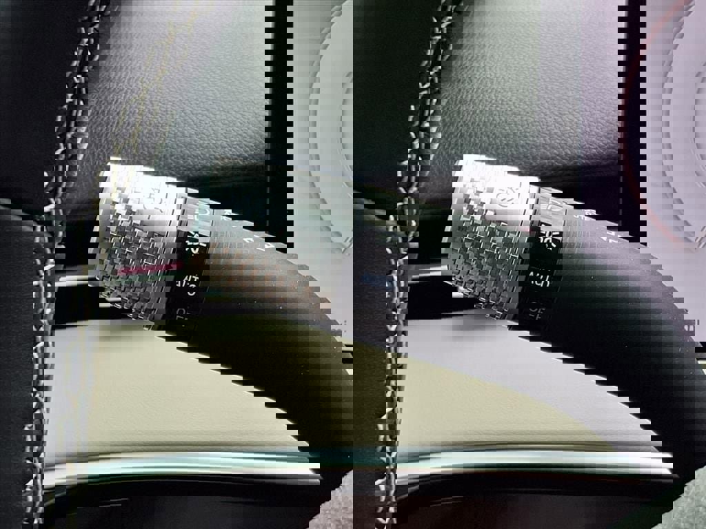 Used 2026 Genesis GV70 2.5T Advanced image 18