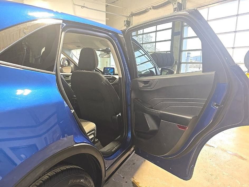 Used 2022 Ford Escape SE w/ Convenience Package image 32