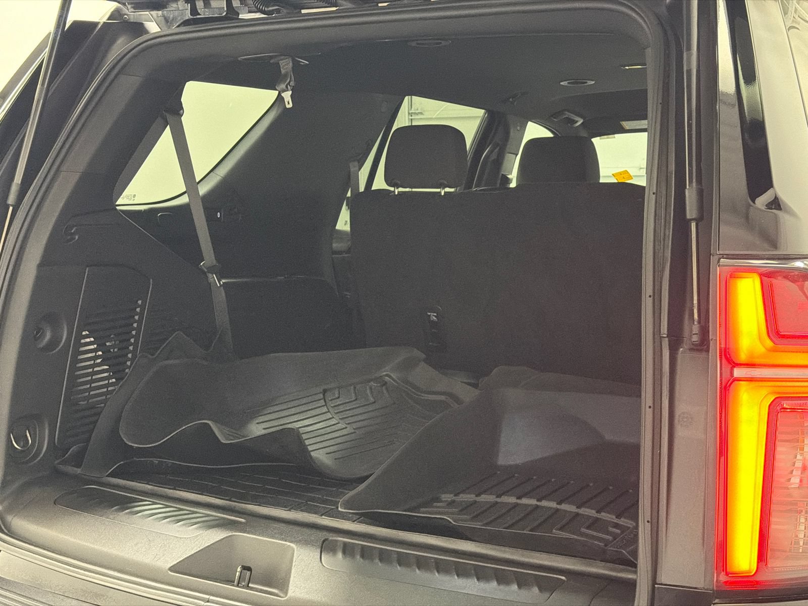 Used 2023 Chevrolet Tahoe LS AWD/4WD image 9
