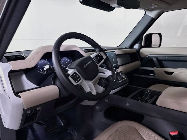 Certified 2023 Land Rover Defender 130 SE AWD/4WD image 9