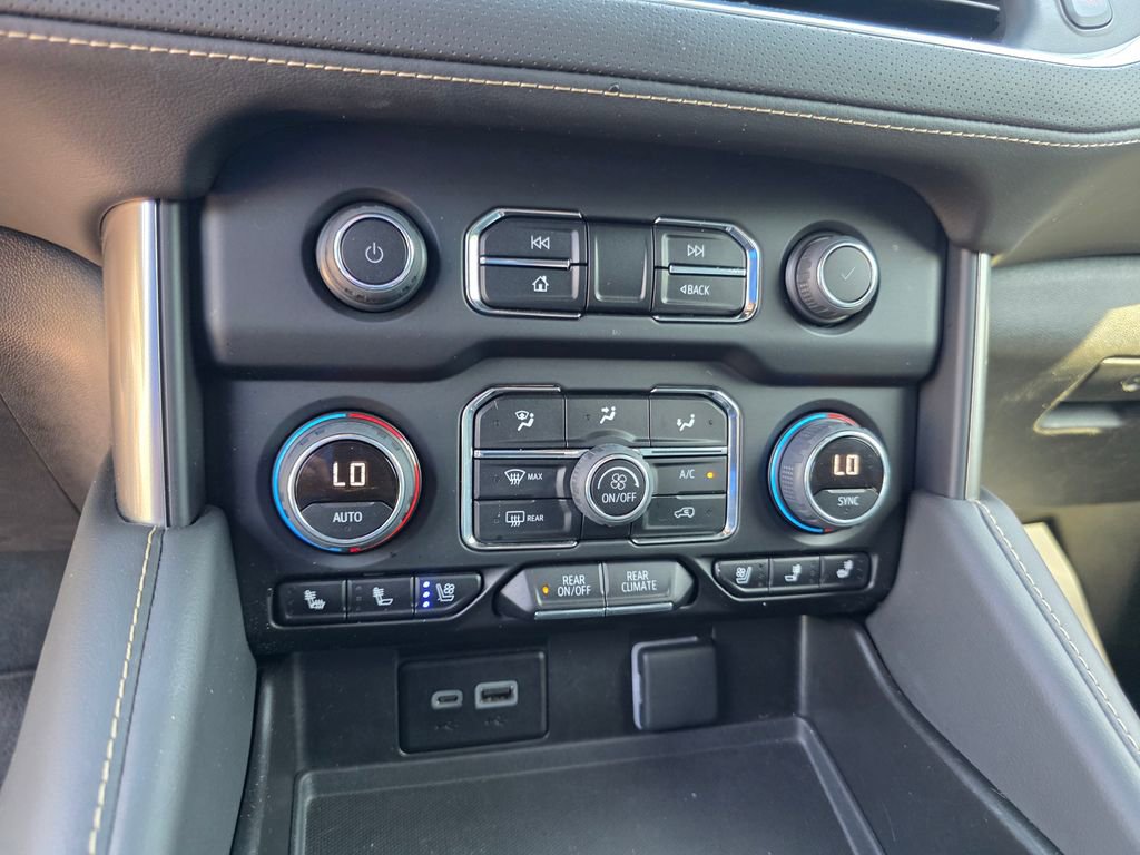 Used 2023 Chevrolet Suburban Premier image 21