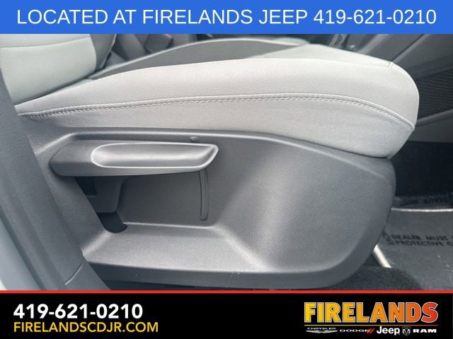 Used 2024 Volkswagen Taos SE image 16