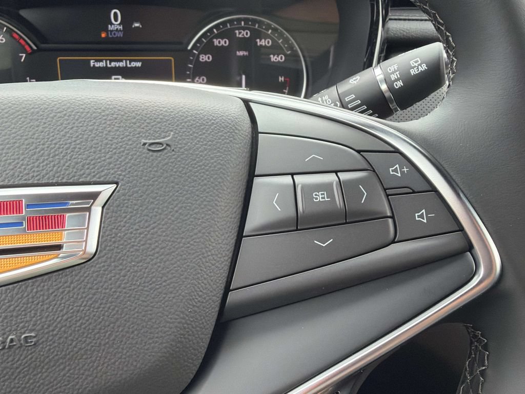 New 2026 Cadillac XT5 Luxury w/ LPO, ONYX Package FWD image 24