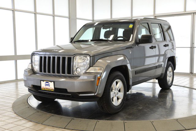 Used 2012 Jeep Liberty Sport image 3