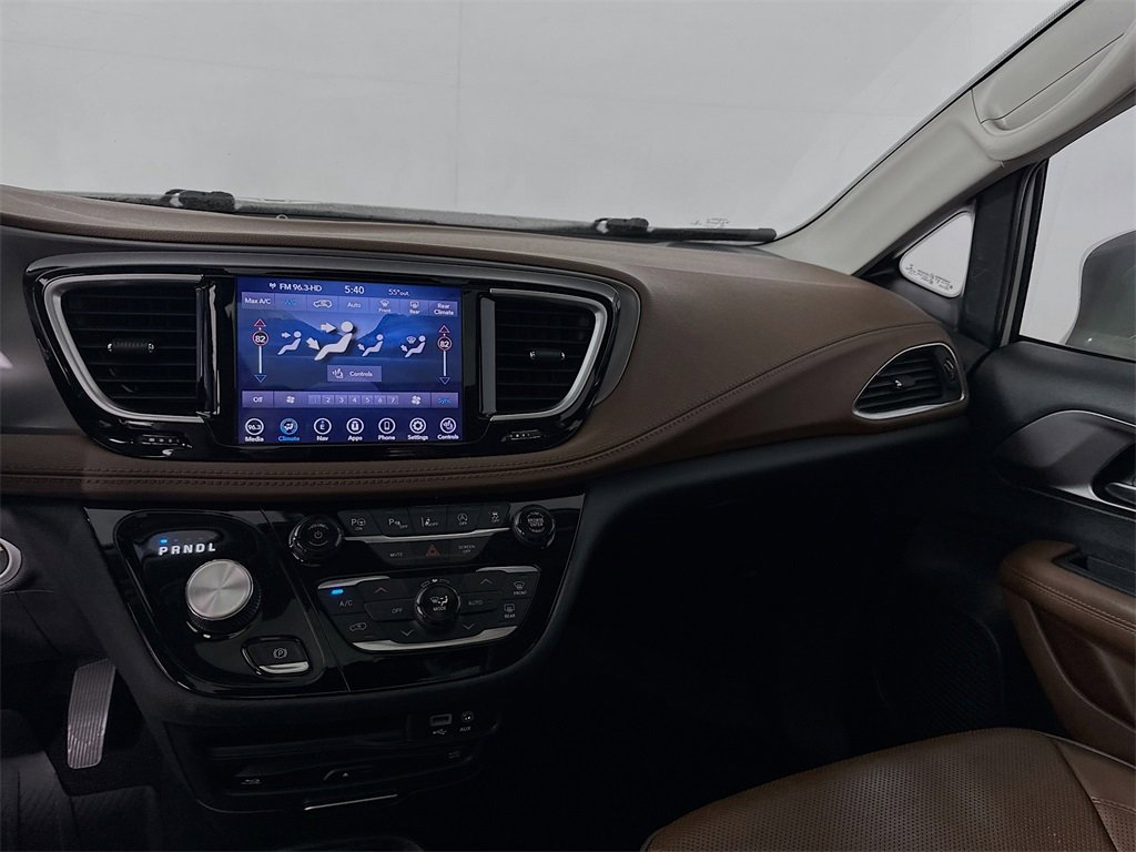 Used 2019 Chrysler Pacifica Limited w/ Tire & Wheel Group image 20