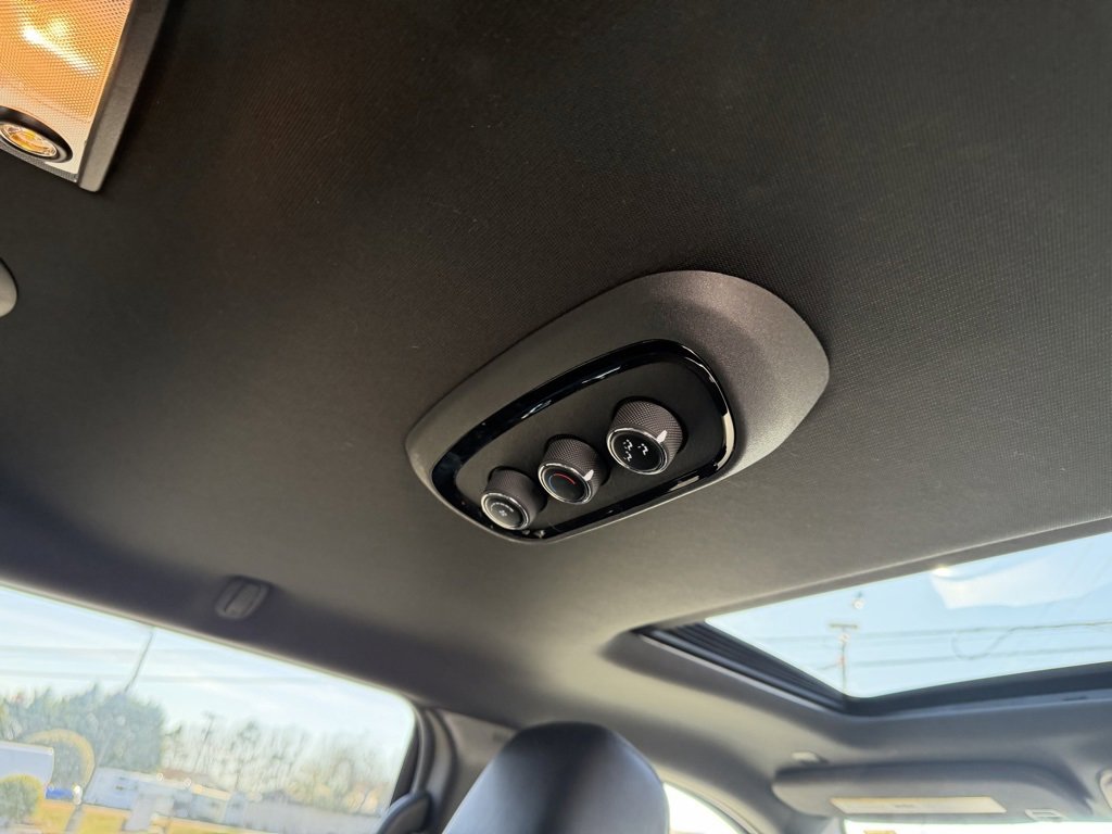 Used 2024 Dodge Durango GT image 40