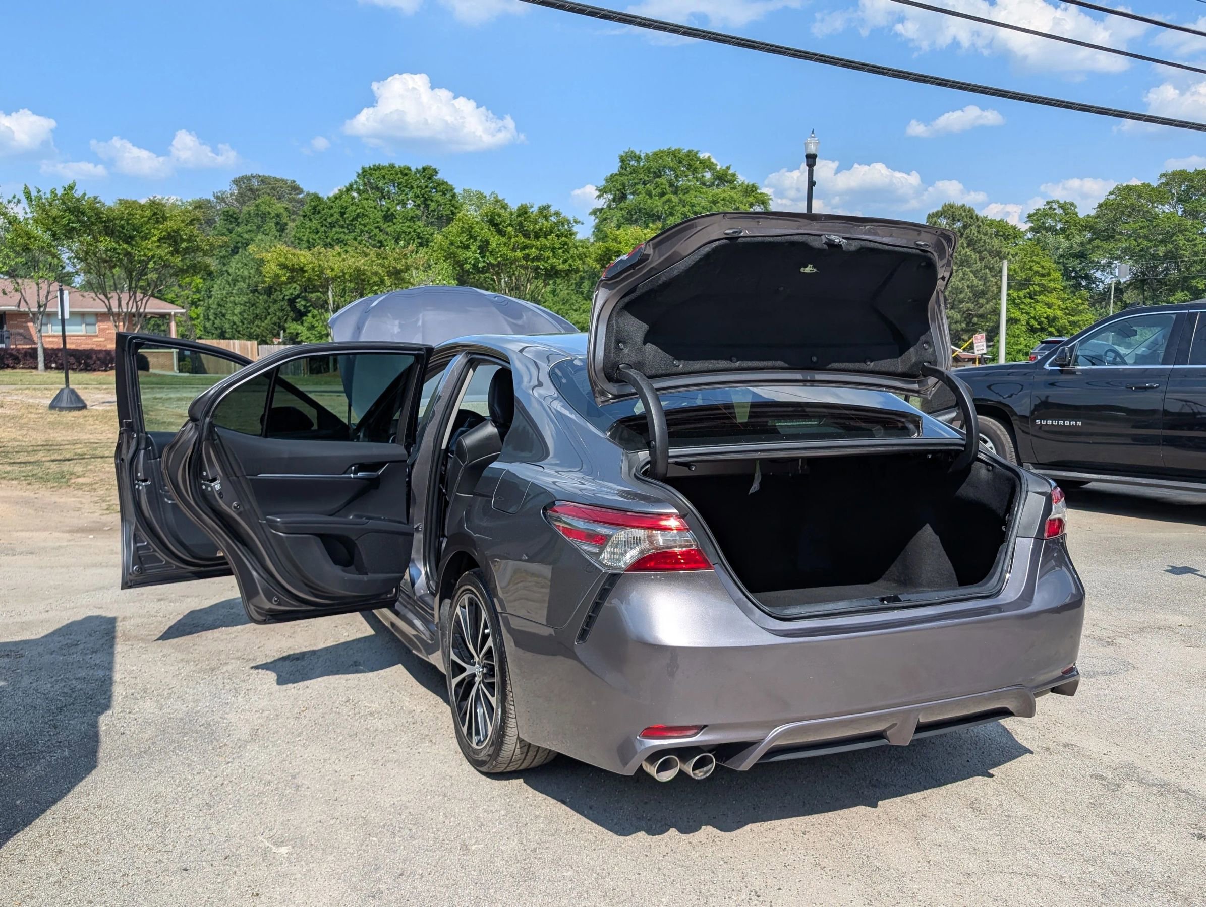 Used 2018 Toyota Camry SE FWD image 10