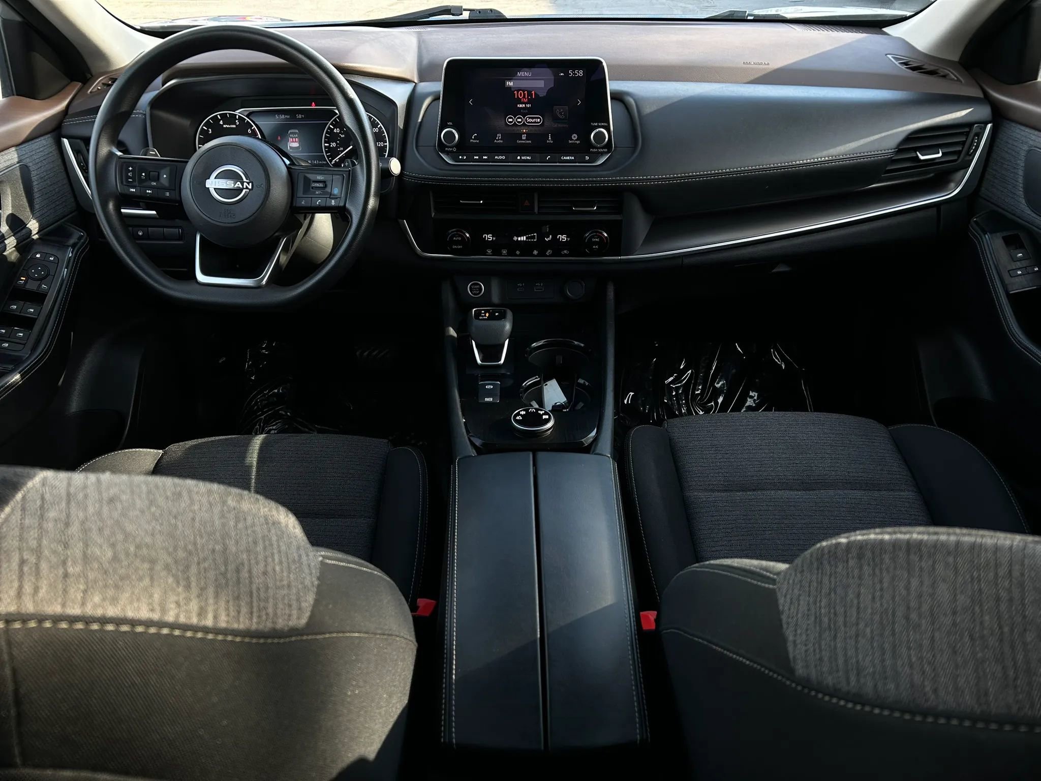 Used 2023 Nissan Rogue SV image 20