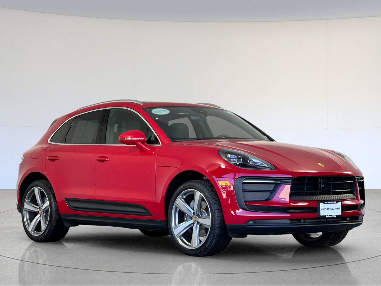 Certified 2026 Porsche Macan AWD/4WD image 10