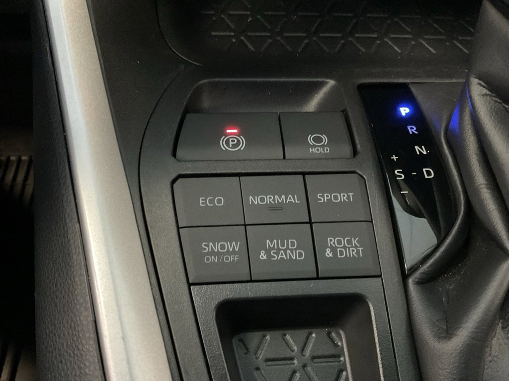 Used 2025 Toyota RAV4 LE image 18