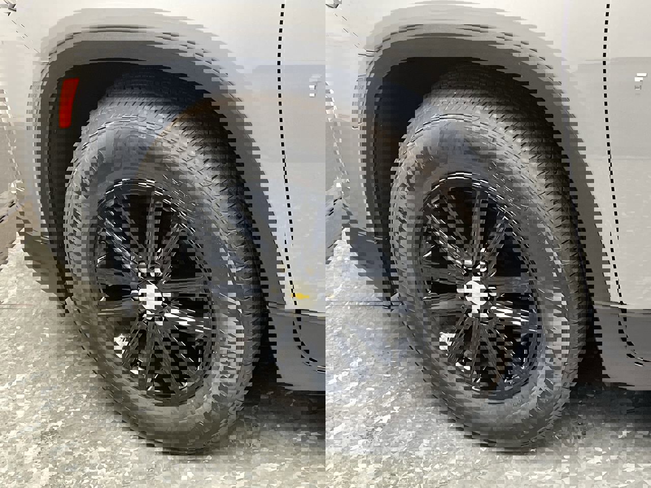 Certified 2023 Chevrolet Traverse LT image 34