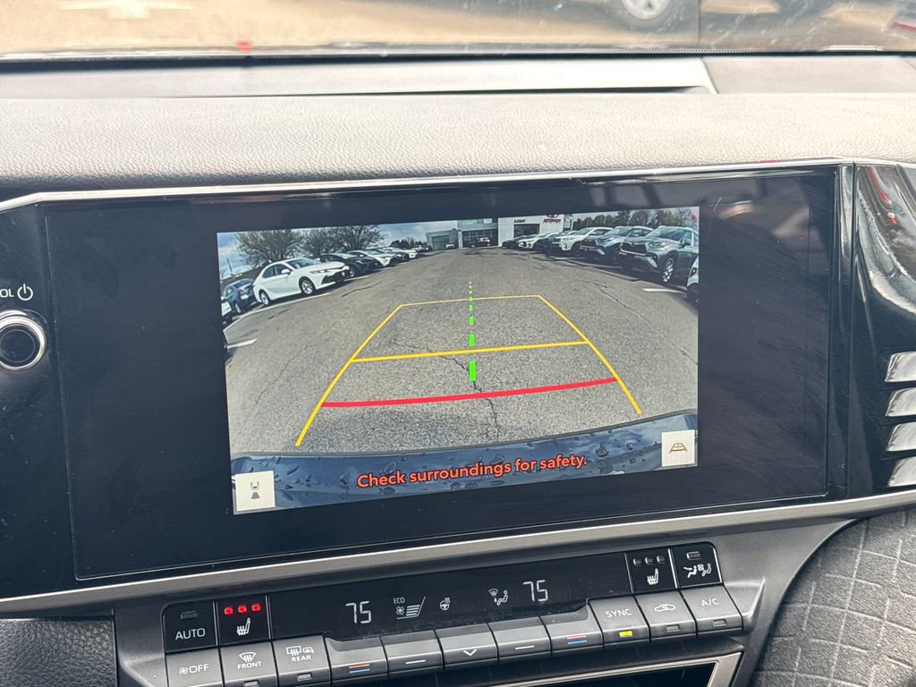 Used 2025 Toyota Camry XLE image 21