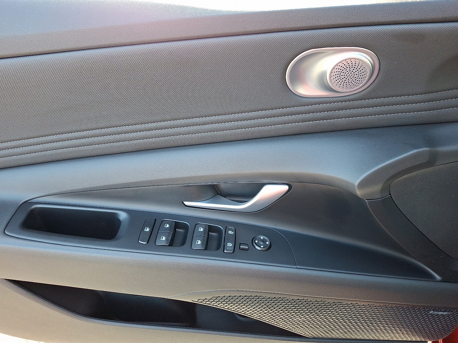 Certified 2023 Hyundai Elantra Limited FWD image 12