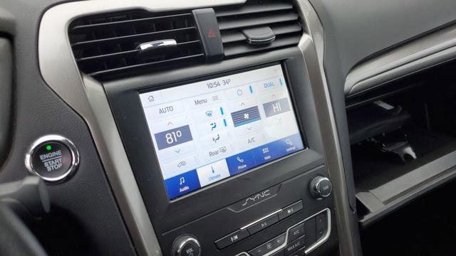 Used 2020 Ford Fusion SE image 14