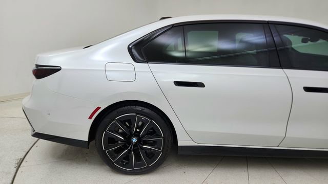 Used 2025 BMW 740i xDrive image 12
