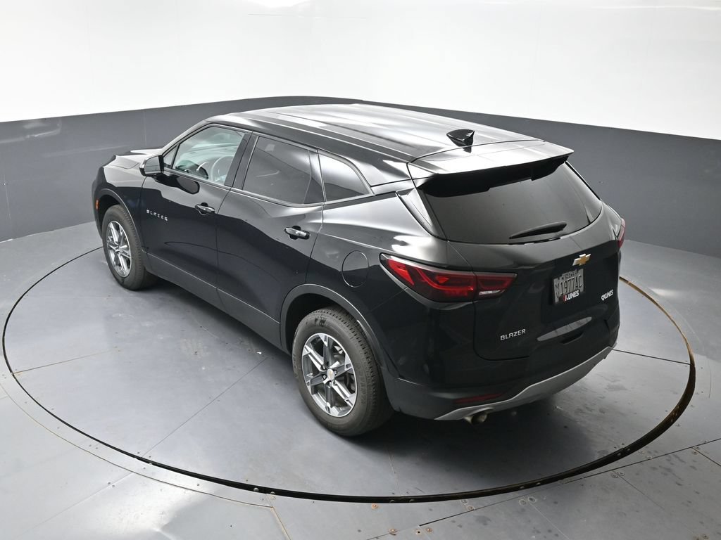Used 2025 Chevrolet Blazer LT FWD image 47