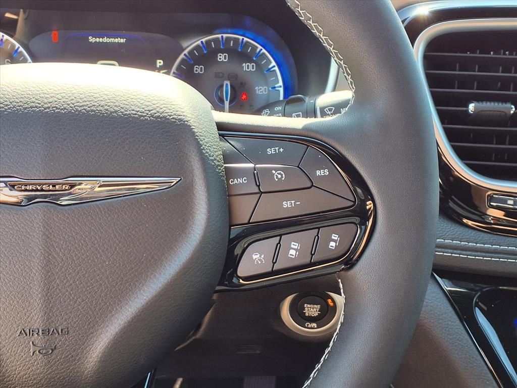 New 2026 Chrysler Pacifica Limited image 21