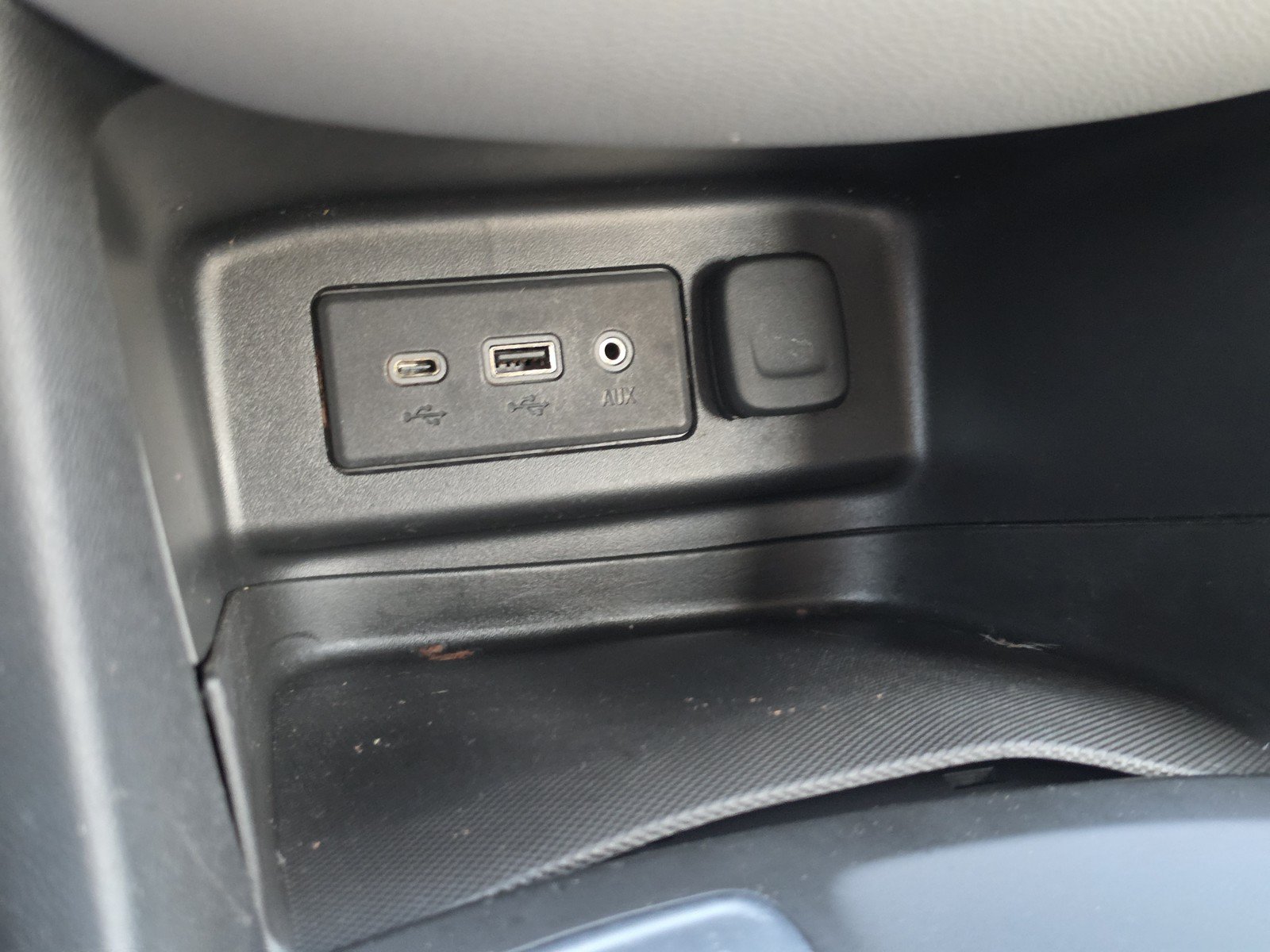Used 2019 Chevrolet Equinox LS FWD image 25