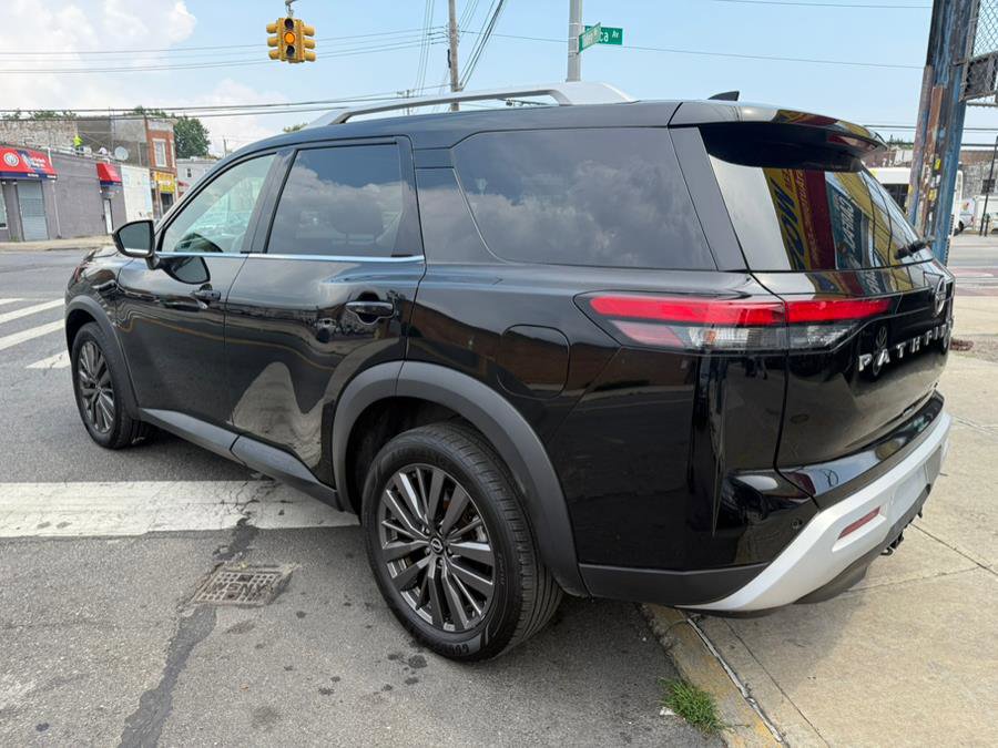 Used 2022 Nissan Pathfinder SL w/ SL Premium Package image 6