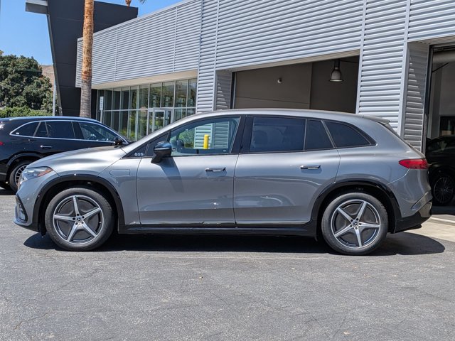 Used 2023 Mercedes-Benz EQS 580 4MATIC SUV image 8