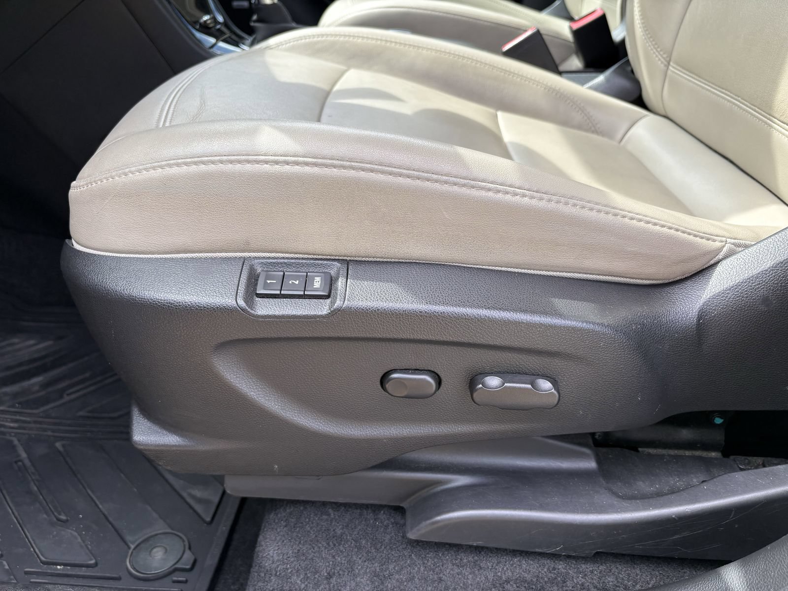 Used 2017 Buick Encore Premium w/ Experience Buick Package AWD/4WD image 28