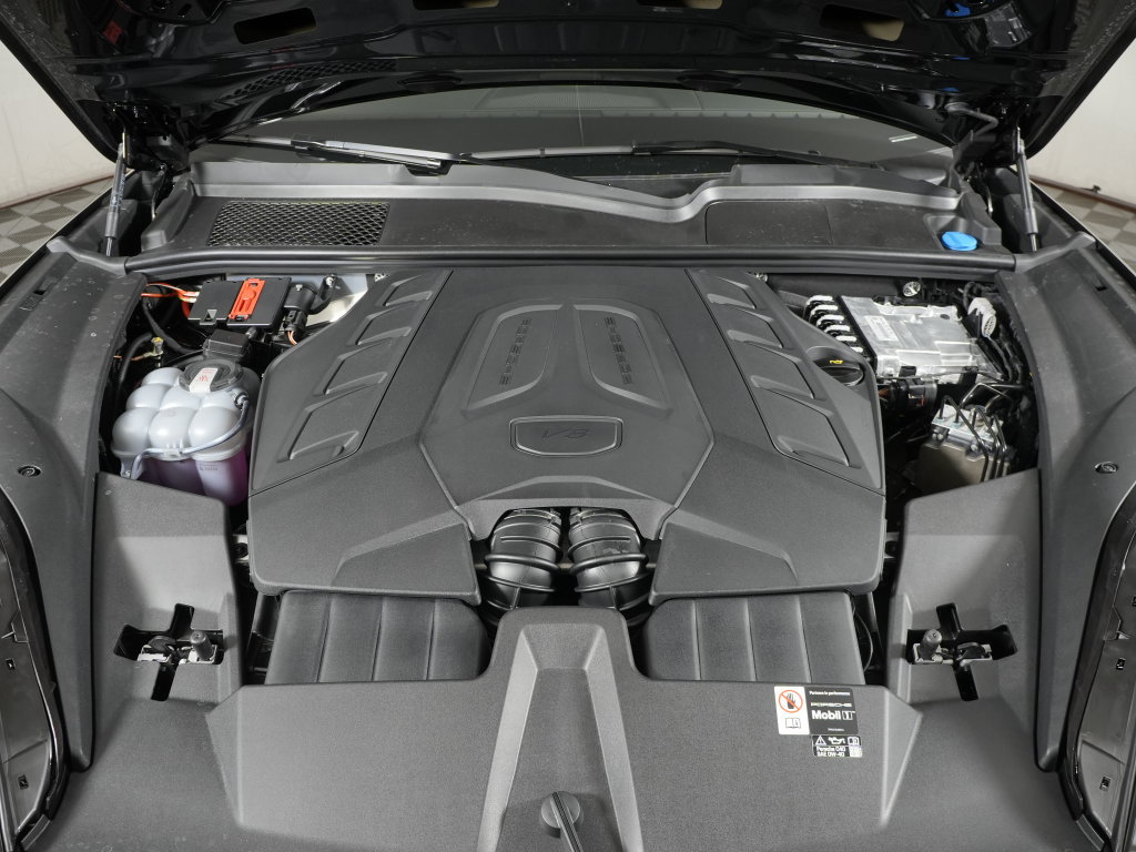 New 2026 Porsche Cayenne GTS AWD/4WD image 43