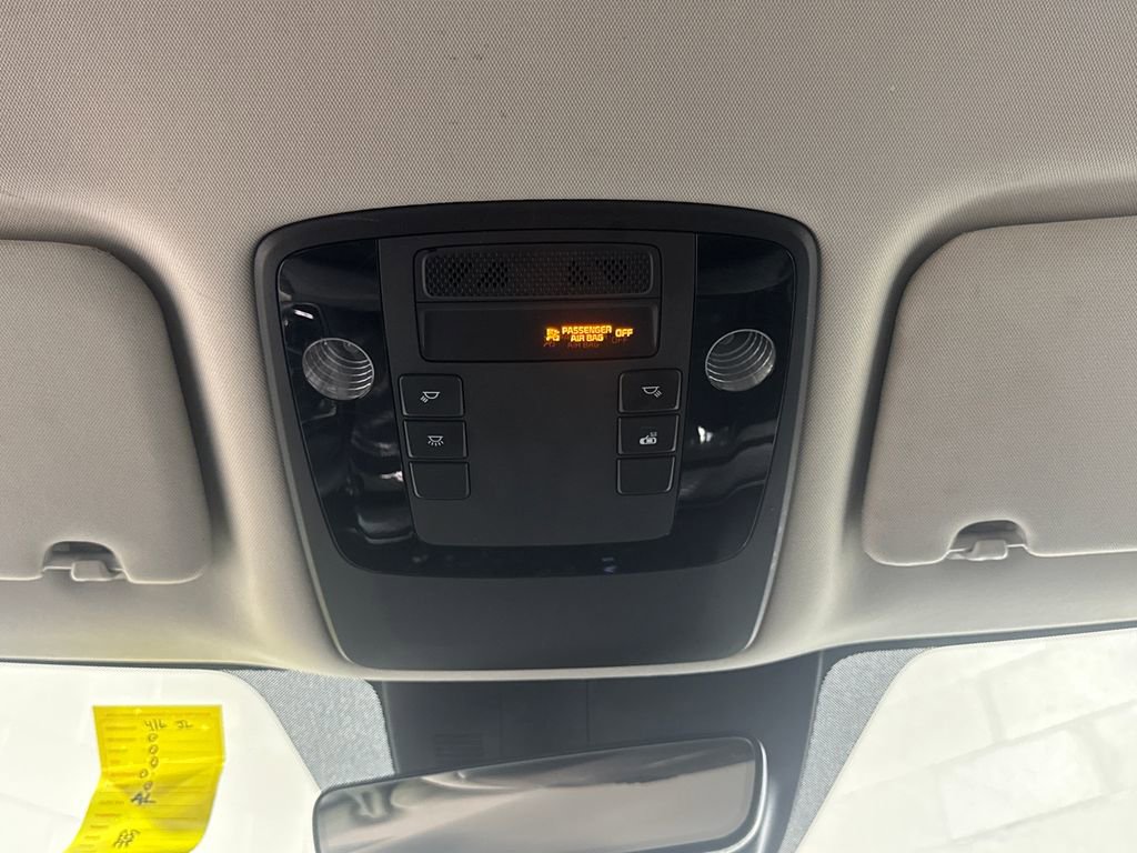 Used 2022 Kia Carnival LX FWD image 46