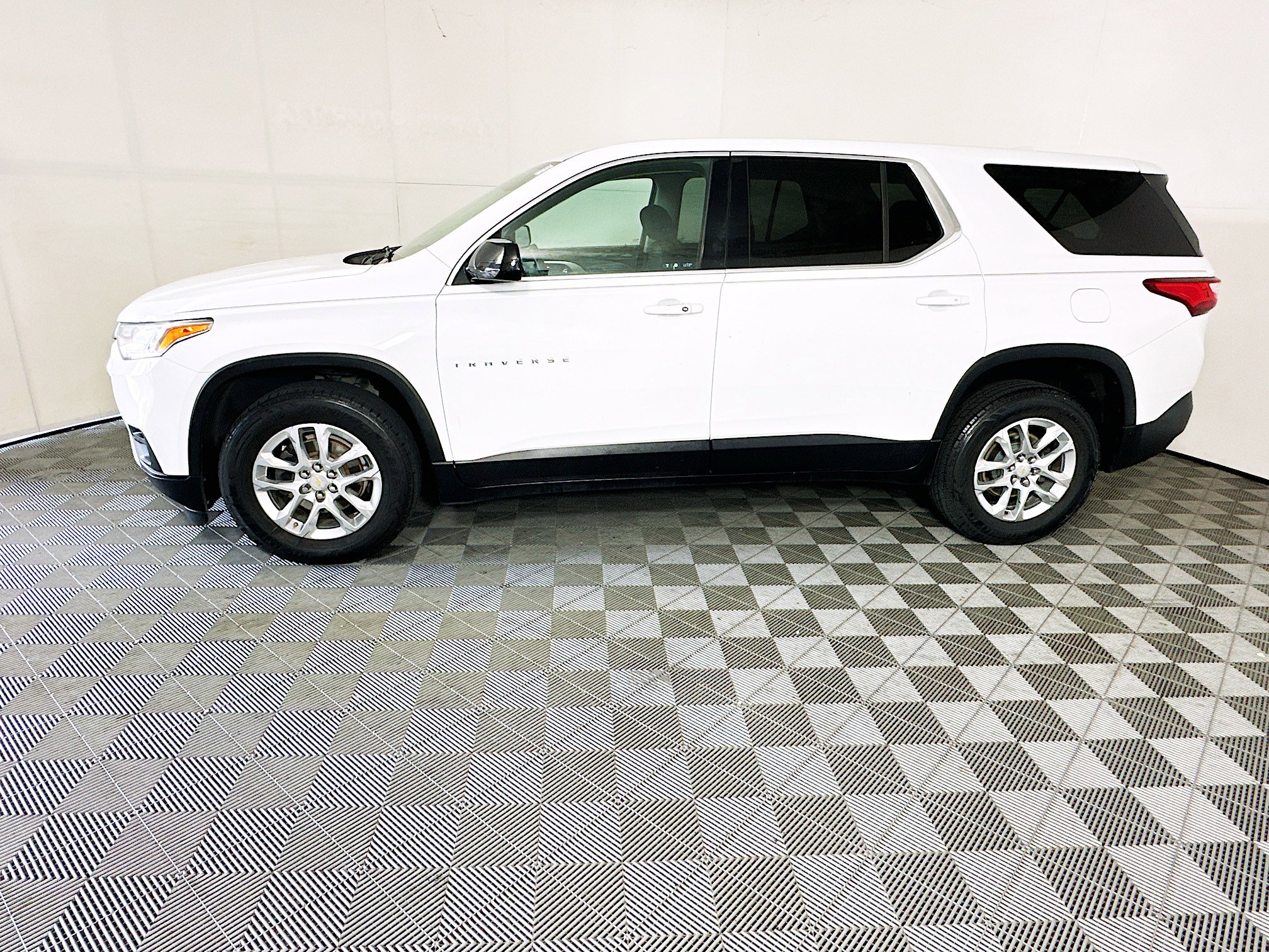 Used 2019 Chevrolet Traverse LS FWD image 6