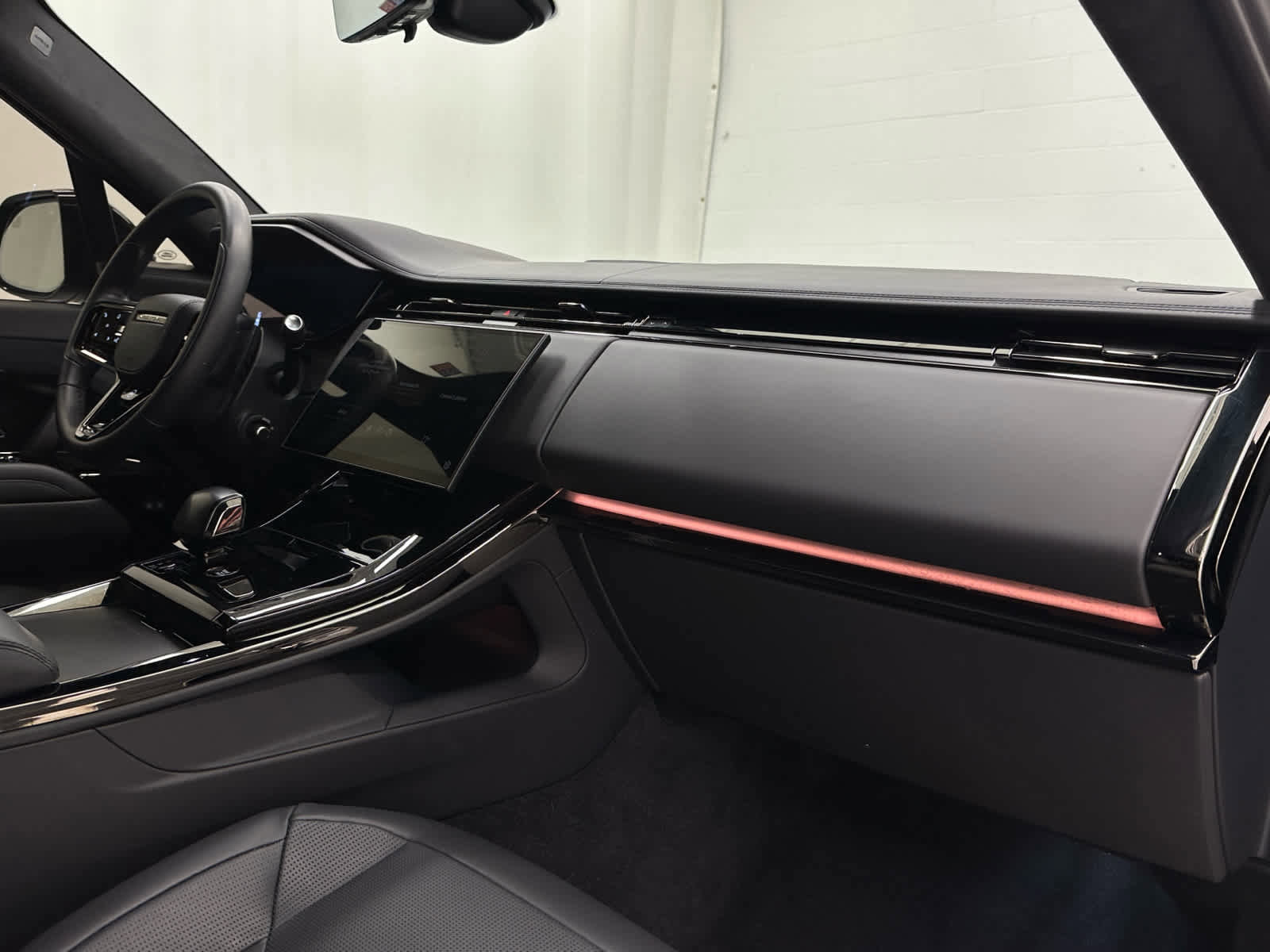 Used 2024 Land Rover Range Rover Sport image 16