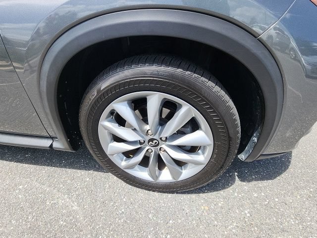 Used 2019 INFINITI QX50 Luxe w/ Navigation Package FWD image 15