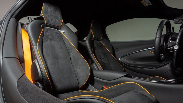 New 2025 McLaren Artura image 20
