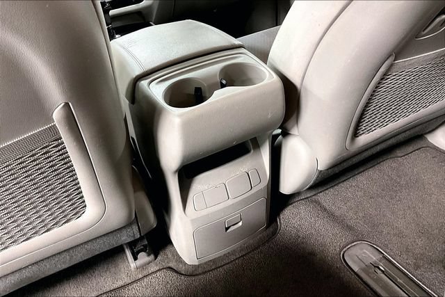 Used 2016 Kia Sedona L FWD image 11