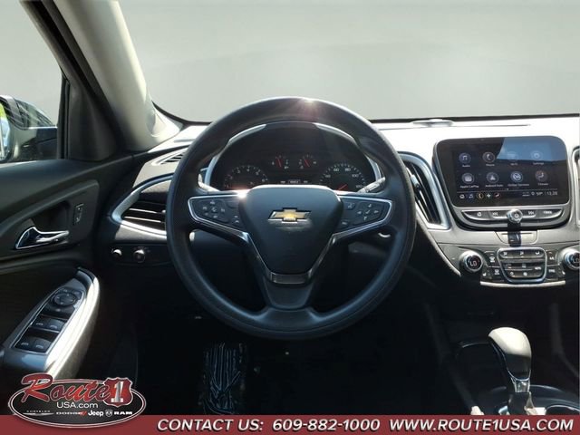 Used 2023 Chevrolet Malibu LT FWD image 15