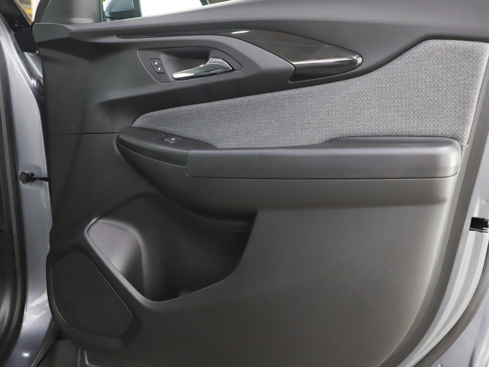 Used 2021 Chevrolet TrailBlazer LT w/ Convenience Package image 9