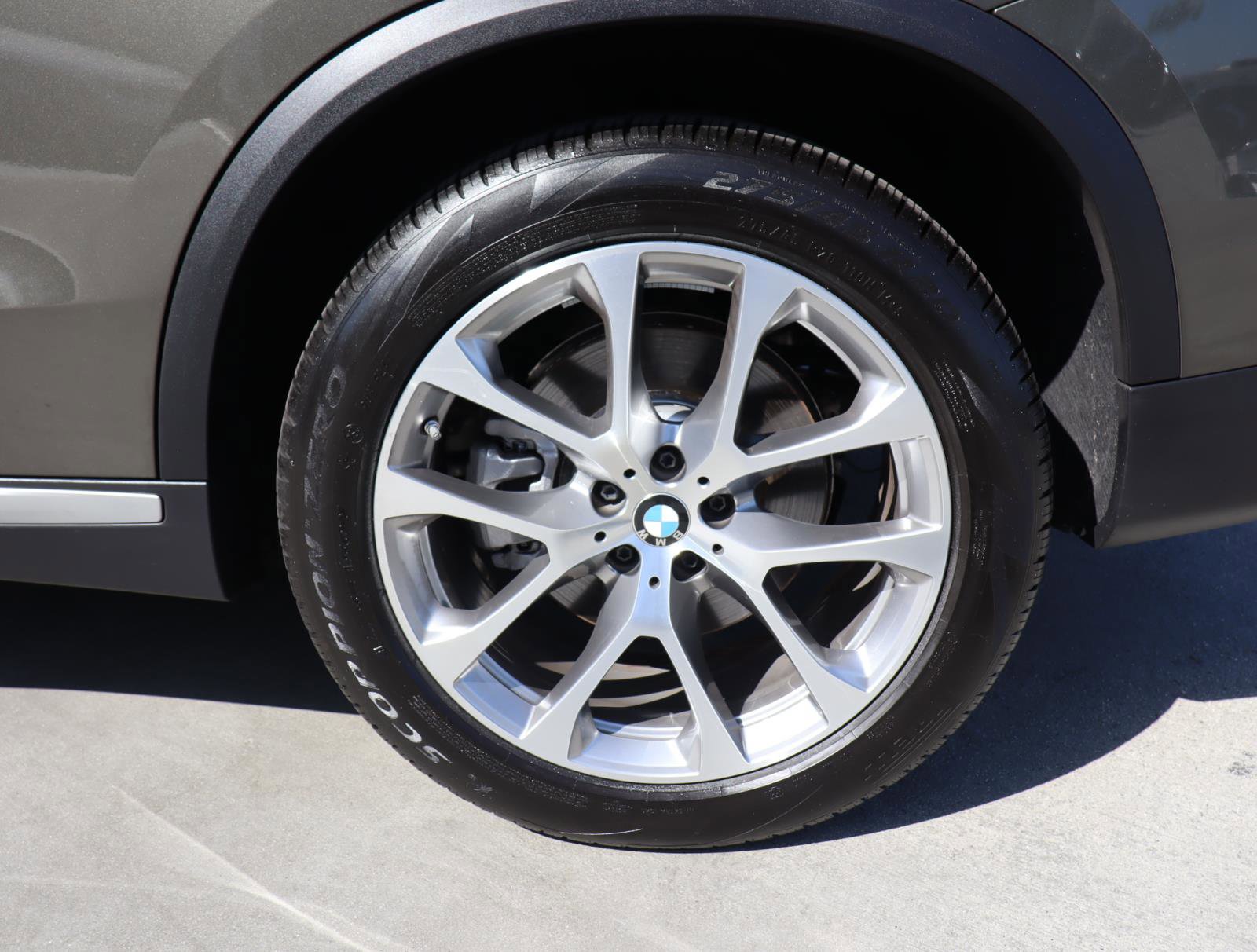 Used 2025 BMW X5 xDrive40i w/ Premium Package image 9