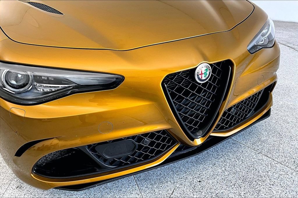 Used 2023 Alfa Romeo Giulia Quadrifoglio RWD image 38