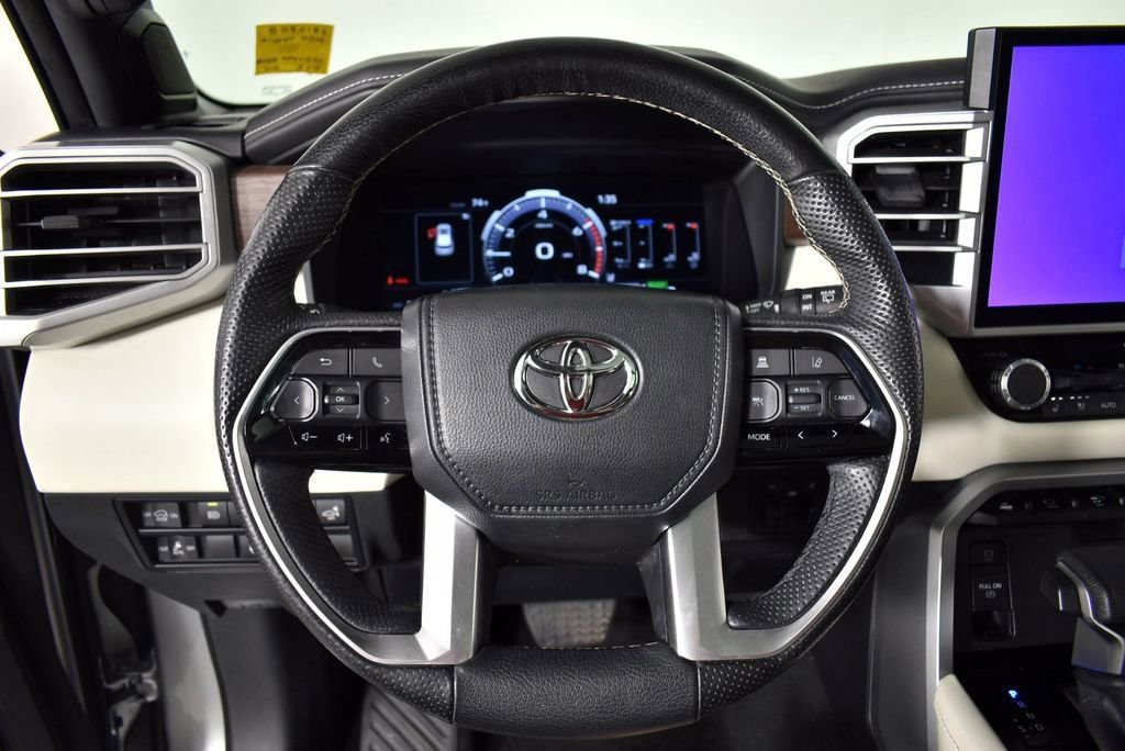 Used 2024 Toyota Sequoia Capstone AWD/4WD image 40