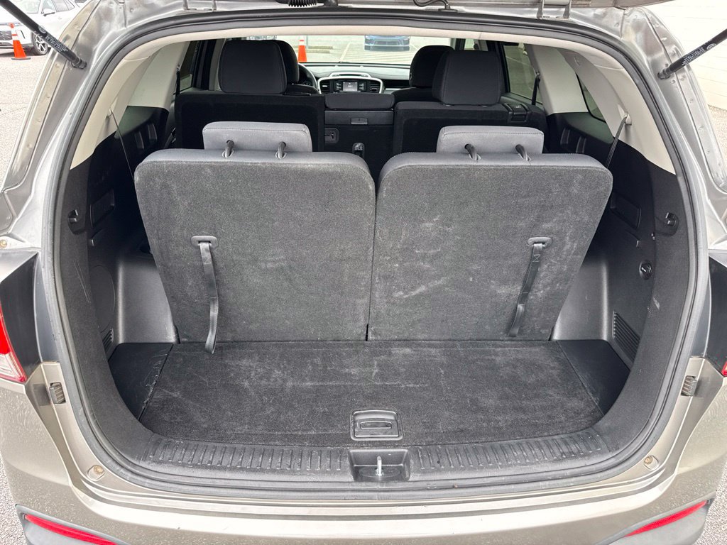Used 2018 Kia Sorento FWD V6 image 11