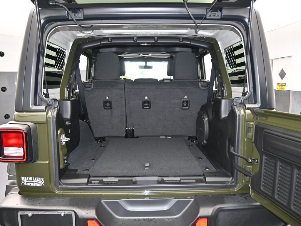 Used 2022 Jeep Wrangler Unlimited Sport image 39
