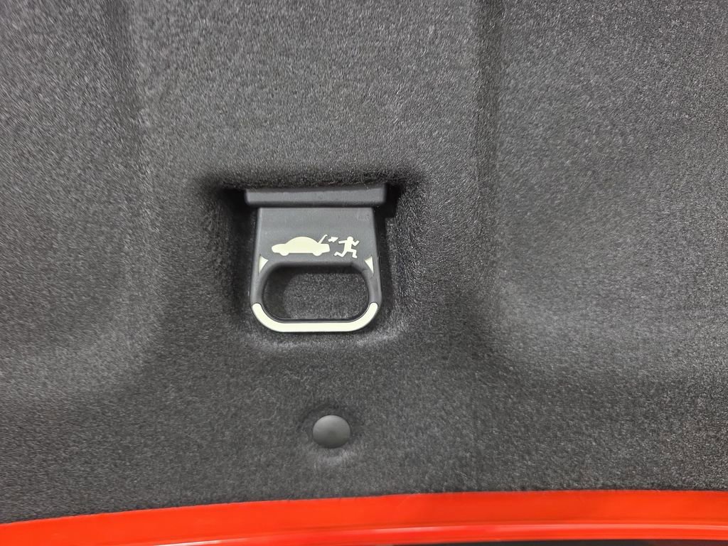 Certified 2018 Chevrolet Camaro SS w/ Hot Wheels Edition RWD image 13