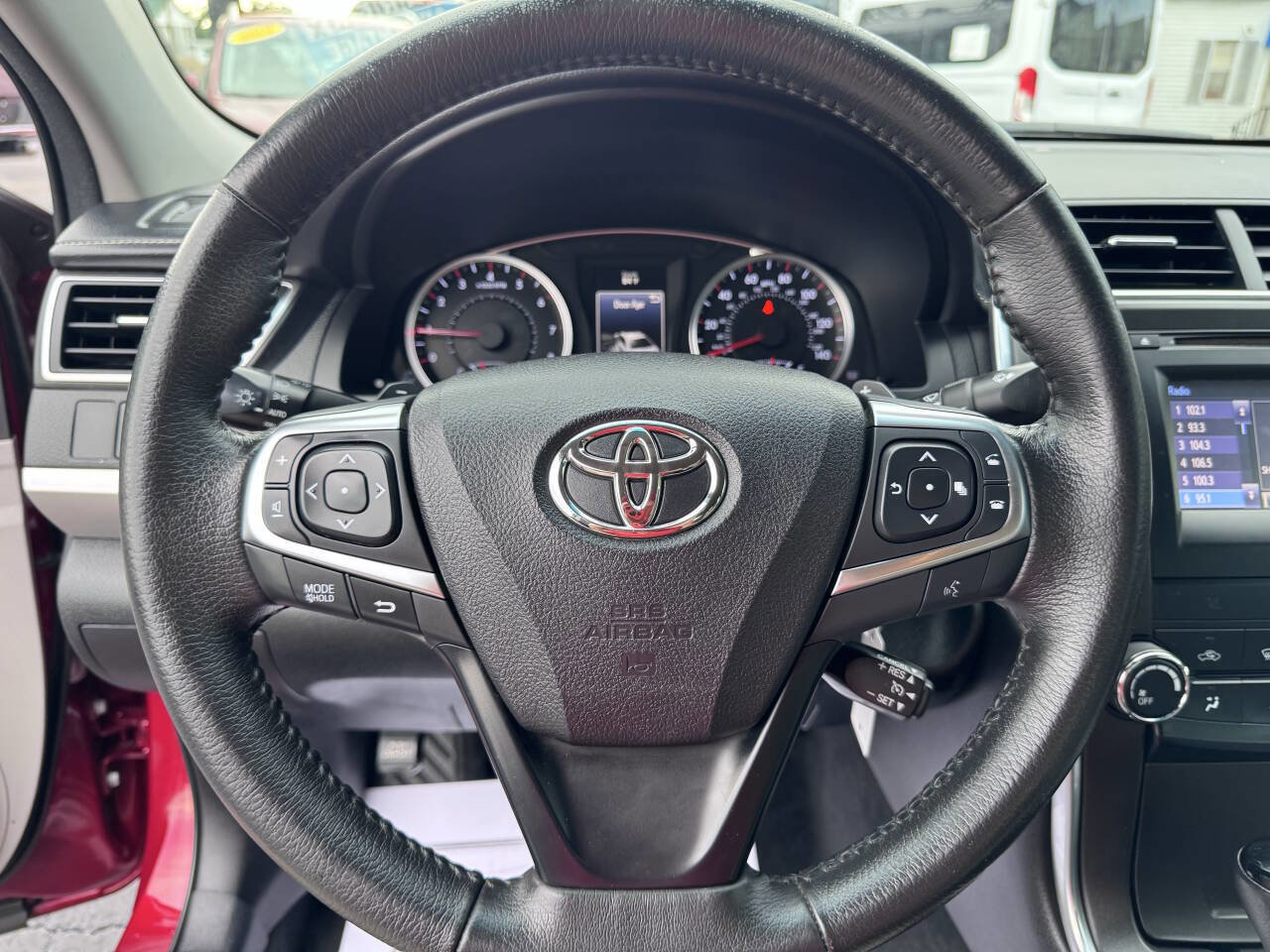 Used 2017 Toyota Camry SE image 18