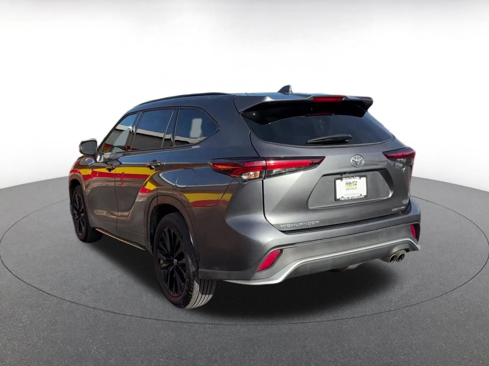 Used 2025 Toyota Highlander XSE image 11