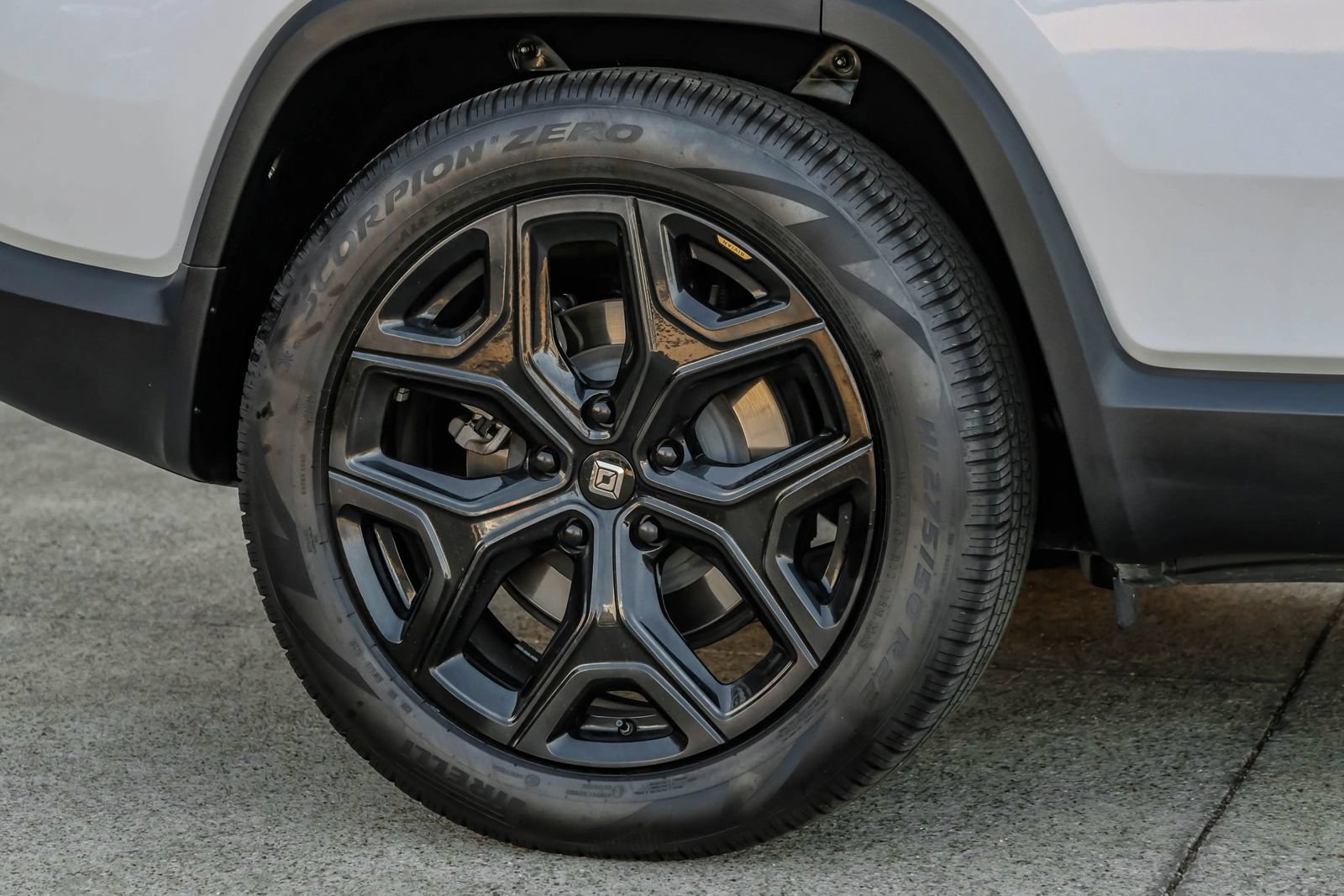 Used 2024 Rivian R1S Adventure AWD/4WD image 66