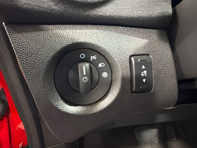 Used 2015 Ford Fiesta SE FWD image 14