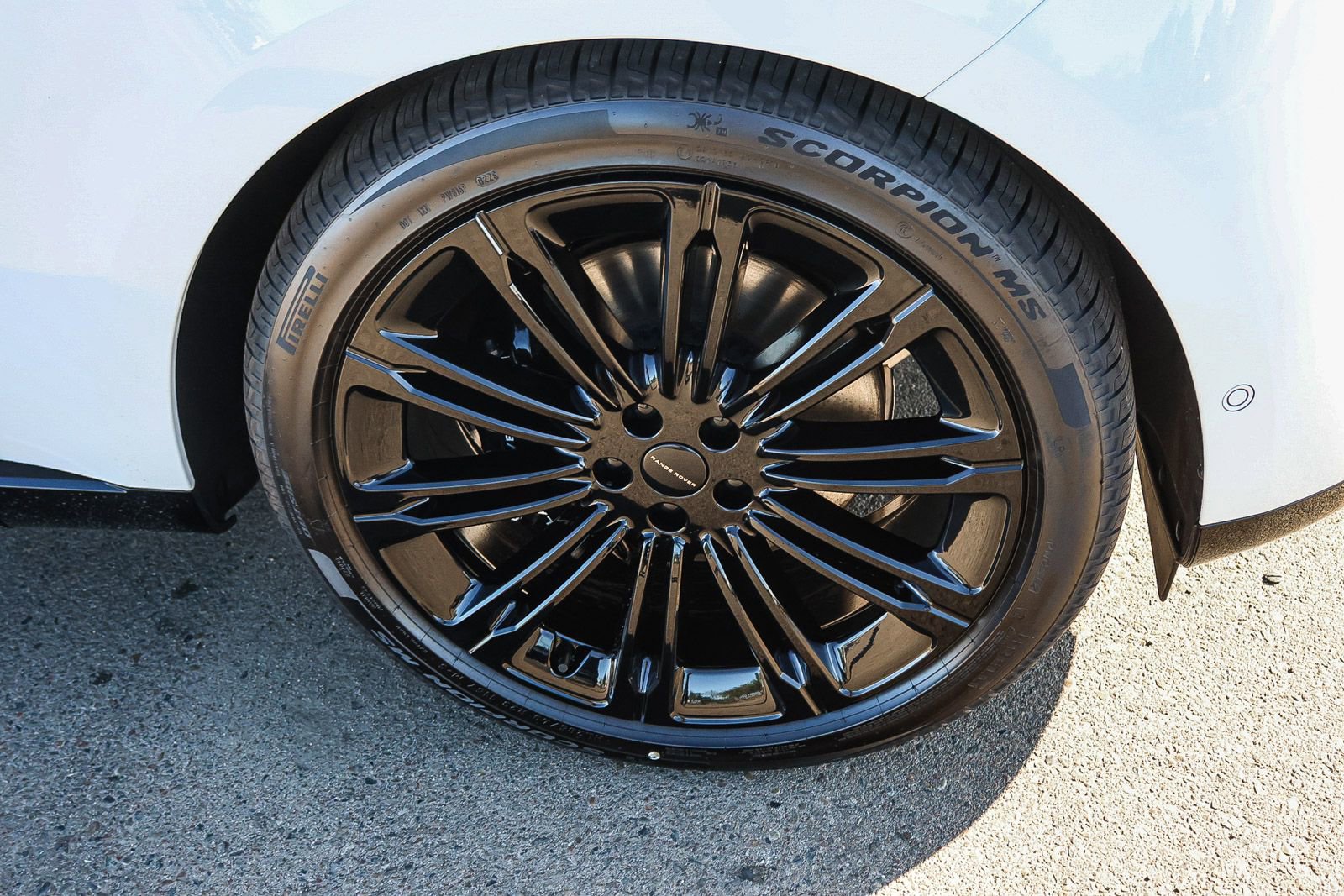 New 2026 Land Rover Range Rover SE image 14