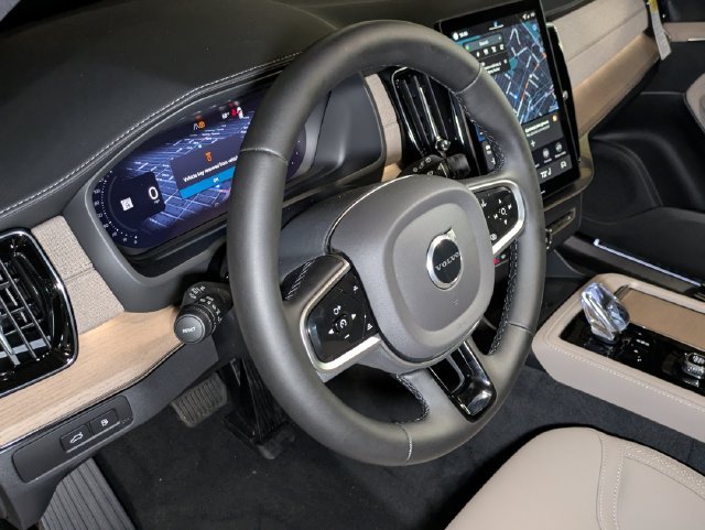 New 2026 Volvo XC90 T8 Plus w/ Protection Package AWD/4WD image 17